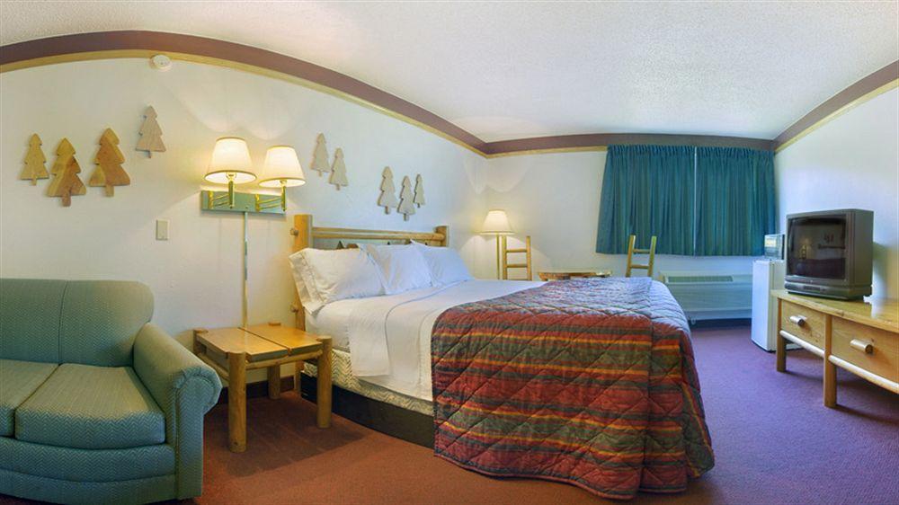 Baymont By Wyndham Proctor Duluth Exterior foto